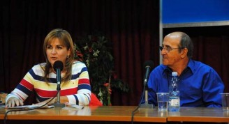 Escritor uruguayo Mario Delgado Aparaín junto a la periodista Magda Resik / Fotos de Alexis Rodríguez