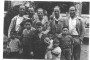 Marcos Ana (segundo por la derecha y arriba), seudónimo de Fernando Macarro Castillo (1921), que participó en la Guerra Civil desde el bando republicano. Fotografiado en la prisión de Burgos, en 1950, en un día de visita de familiares.