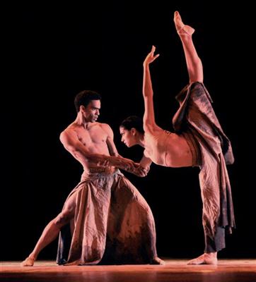 Cero, moderna coreografía de Miguel Altunaga. / Fotos: Boris Luis Muriedas