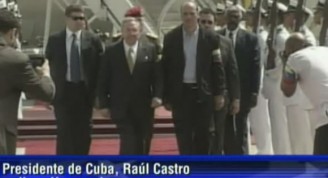 Raúl-llega-a-venezuela-19-de-abril-de-2013
