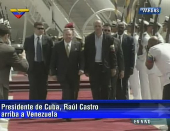 Raúl-llega-a-venezuela-19-de-abril-de-2013