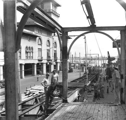 Torre de Santa Clara, durante la demolición de los elevados,1941