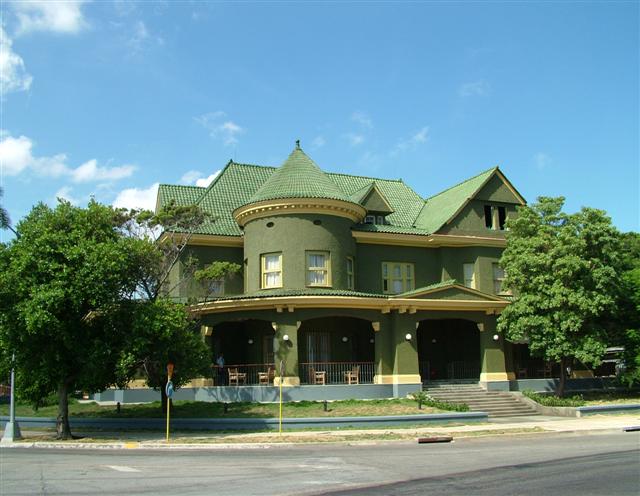 Casa de las tejas verdes