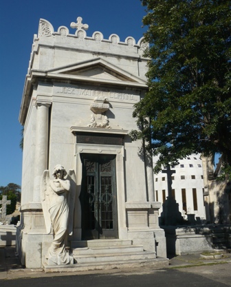 1-Capilla de José M. Cortina. c. Colón