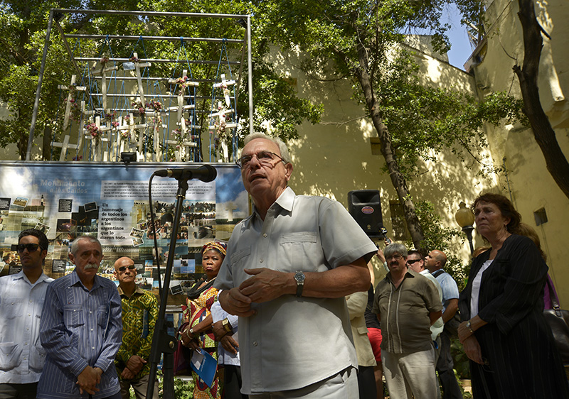 Eusebio Leal en inauguración de "Malvinas. Cruces de los caídos" / Foto Néstor Martí