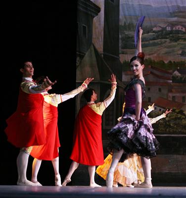 La magia de la danza DON QUIJOTE (Amaya Rodríguez y cuerpo de baile) / Foto Nancy Reyes