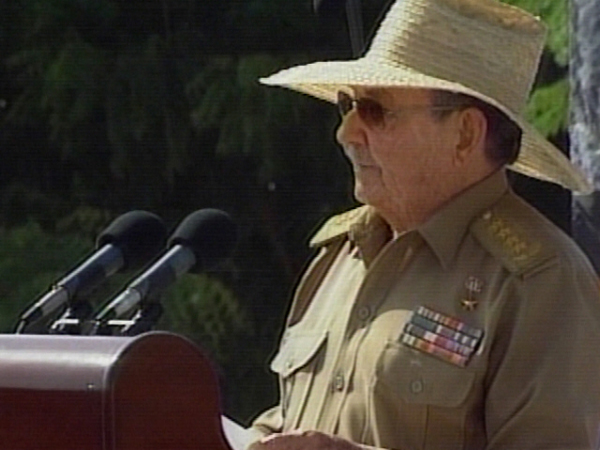 El presidente Raúl Castro pronunció las palabras centrales del acto por los 60 años de los asaltos a los cuarteles Moncada y Carlos Manuel de Céspedes. Foto tomada de la TV