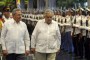 El General de Ejército Raúl Castro Ruz (I), Presidente de los Consejos de Estado y de Ministros de Cuba, junto a José Mújica (C), presidente de la República Oriental del Uruguay, en la ceremonia de recibimiento en la sede del Consejo de Estado, en el Palacio de la Revolución, en La Habana, Cuba, el 24 de julio de 2013. AIN FOTO/Tony HERNÁNDEZ MENA