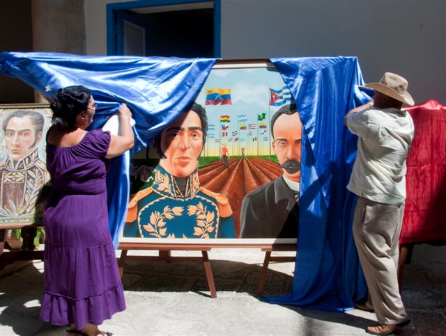 Develación de una obra donada a la Casa Museo / foto: Alexis Rodríguez