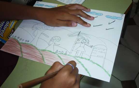 Niños-cubanos-dibujan-sobre-el-reciclaje