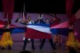 Otro de los instantes magistralmente pensados y coreografiados de “De vuelta al musical”: “Escucha el canto del pueblo” de “Los miserables”, un estreno en Cuba