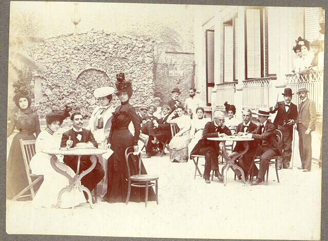 Cafetería en los jardínes