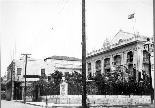 -Teatro Martí