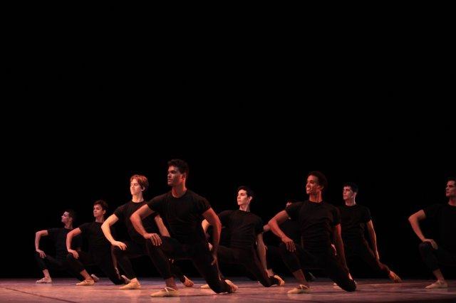 En IMPROMPTU LECUONA bailarines al compás de La comparsa y Malagueña