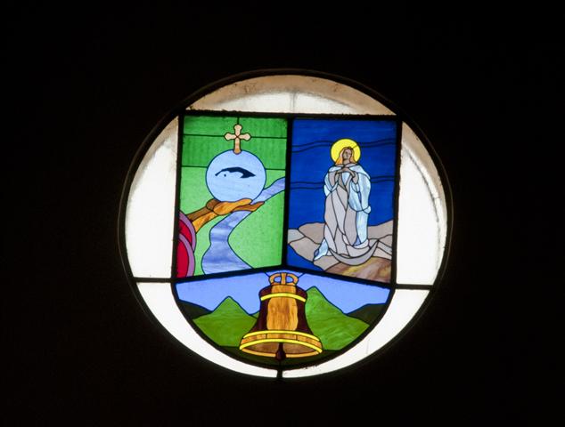 Otro de los vitrales de la Iglesia