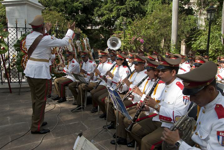 banda musical de las far (Small)