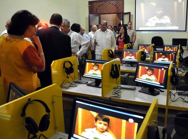 Laboratorio de la Unión árabe de Cuba / Foto Marcelino Vázquez