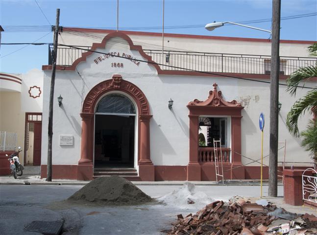 Biblioteca Pública “1868”