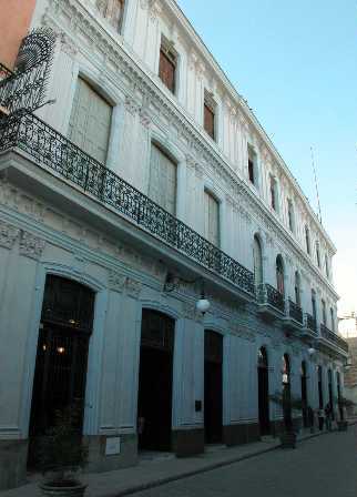 El edificio por T. Rey después de la restauración