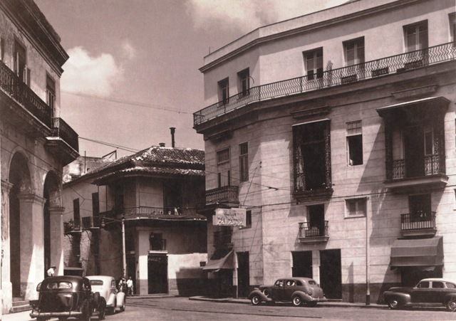 Edificio del Bar La Victoria con la tercera planta añadida. Final de la década de 1940