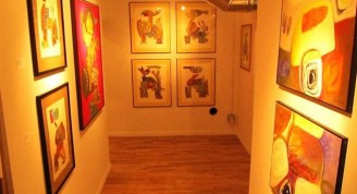 Exposición del artista en una galería de Chicago