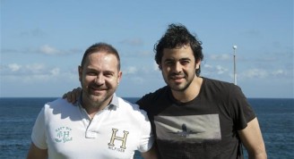 Miguel Ferrari director junto a Guillermo García actor del film Azul peno no tan rosa foto de Alexis Rodríguez