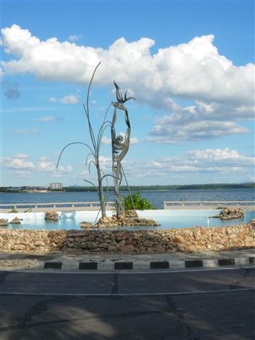 Escultura de Rita Longa en Punta Gorda (Small)