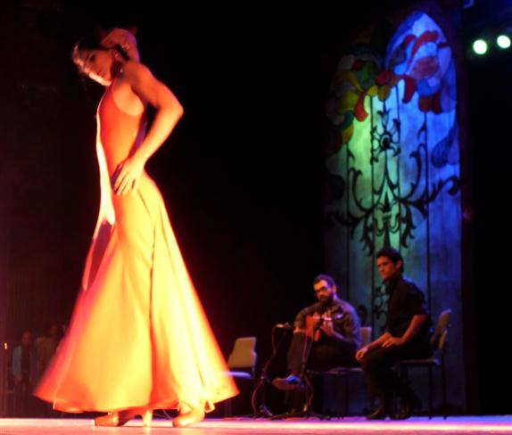 La bailarina Irene Rodríguez amenizó la presentación