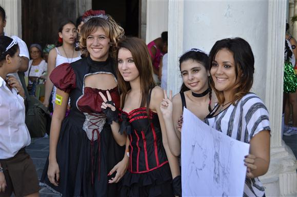 Estudiantes del taller de historietas representaron personajes de los comics 