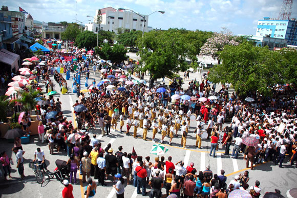 romerias-mayo-kaloian-01