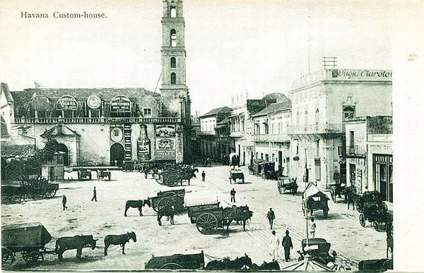 1-el edificio en la plaza p. siglo XX
