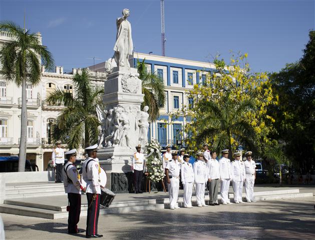 delegacion nipona homenaje a marti parque central (Small)
