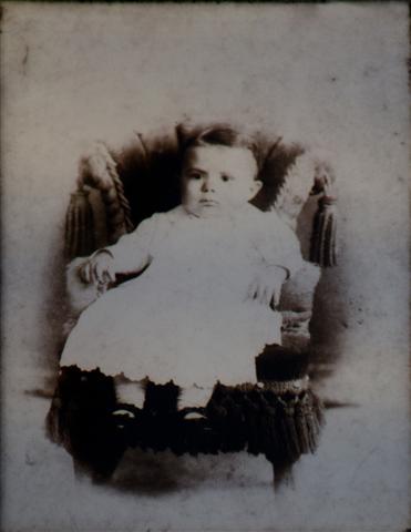 Imagen de Emilio Roig cuando era un bebé