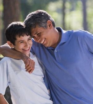 padre-hijo-abrazo-adolescente