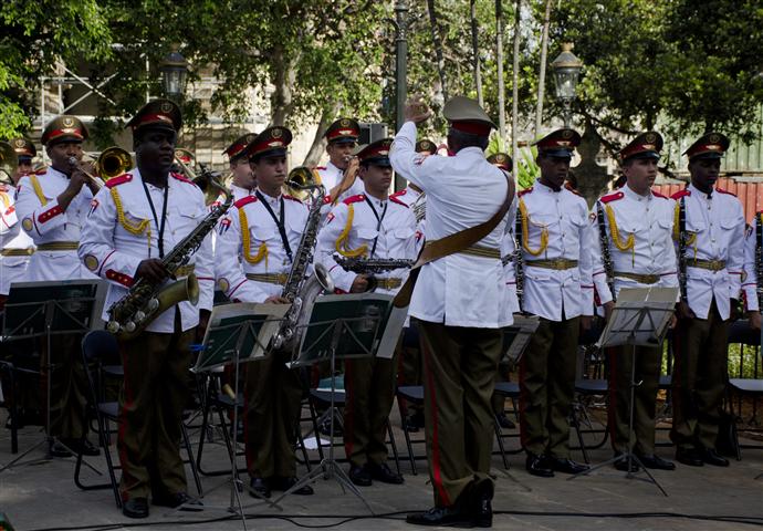 cespedes  leal y banda de musica 3 (Small)