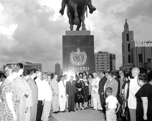 46093 1959 ago4 Parque Calixto García en Malecón y G, inauguración (Small)