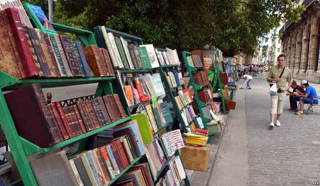 3 libros plaza-armas