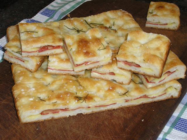 Focaccia Rellena (Small)