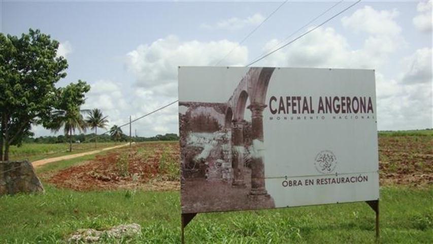 001-Entrada al cafetal. (Small)