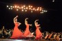 Tres bailarinas interpretan el Fandango de Doña Francisquita