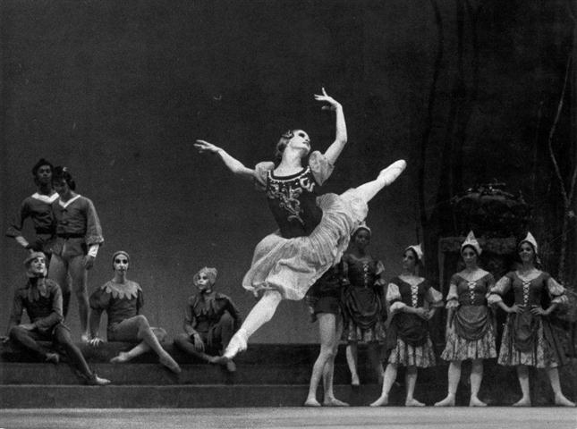 María Elena Llorente: Ya desde primera bailarina destacaba con su expresividad  en los  papeles principales 