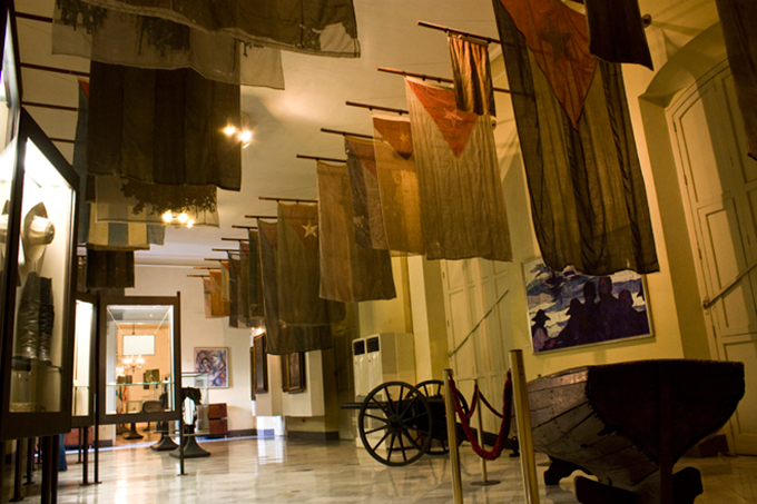 Sala de las banderas del Museo de los Capitanes Generales