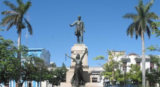Monumento a José Martí en la Plaza Libertad / Foto Alexis Rodríguez