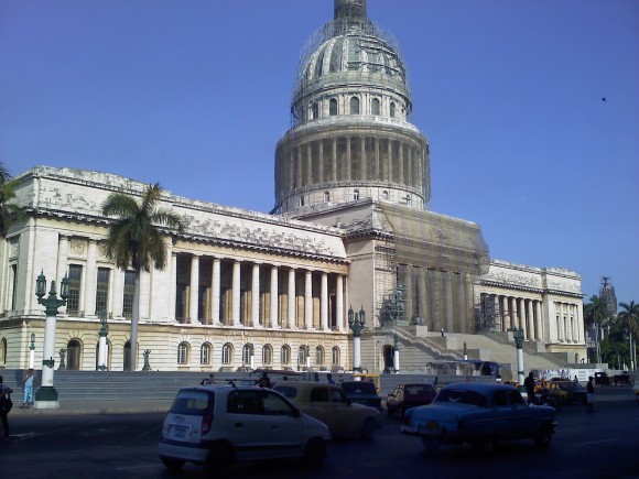 El Capitolio en reparación. Foto: Armando Felipe Fuentes