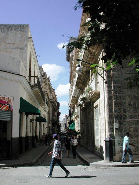 4-Calle Obispo esquina a Cuba, hoy