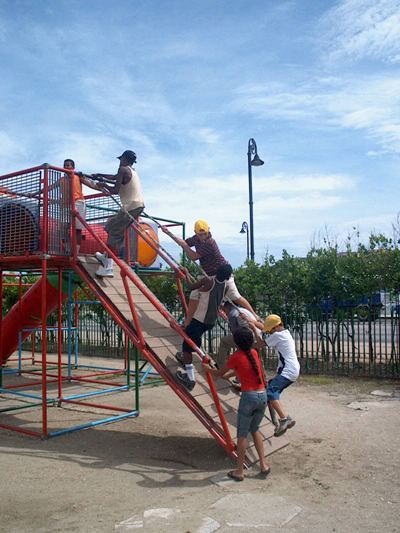 2. Parque infantil La Maestranza