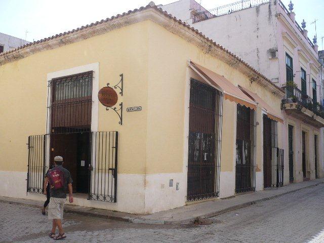 3-Bodega española en Oficios y Santa Clara, desp.
