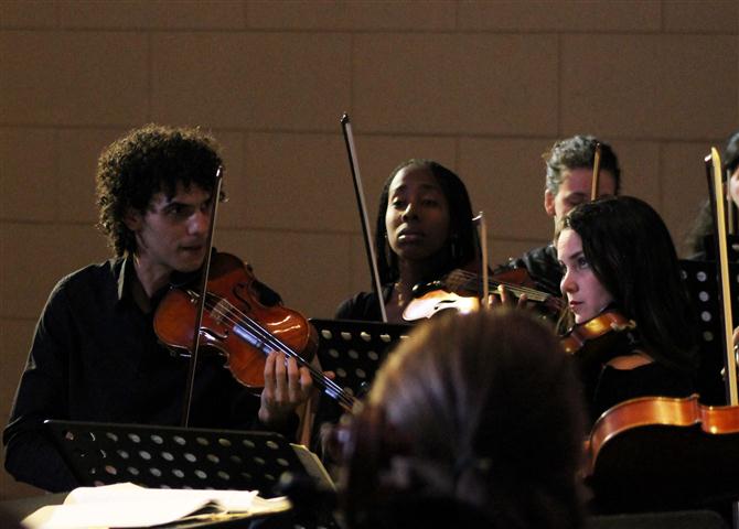 El joven violinista cubano Braulio Labañino
