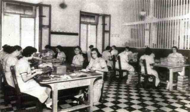 Departamento de anillas y celofanes, década de 1940 05