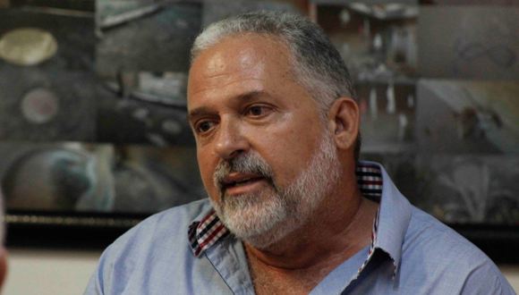 José-Manuel-Noceda-curador-de-la-exposición